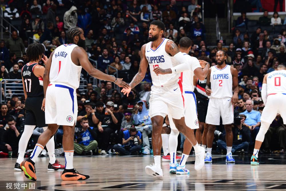 悬念埋下伏 悬念埋下伏